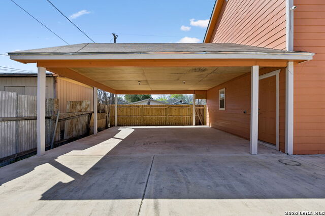 Image 19 of 25 For 438 Rigsby  