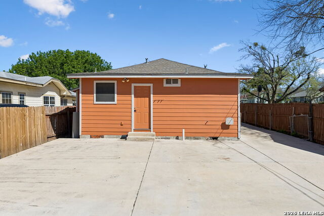 Image 25 of 25 For 438 Rigsby  