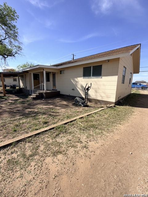 Listing photo id 0 for 4926 Alma  1