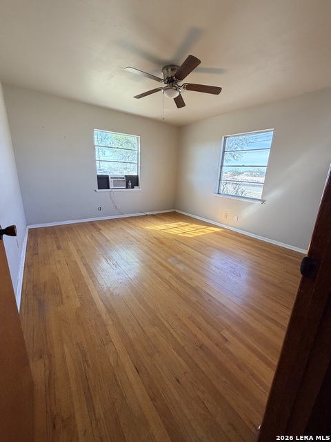 Listing photo id 1 for 4926 Alma  1