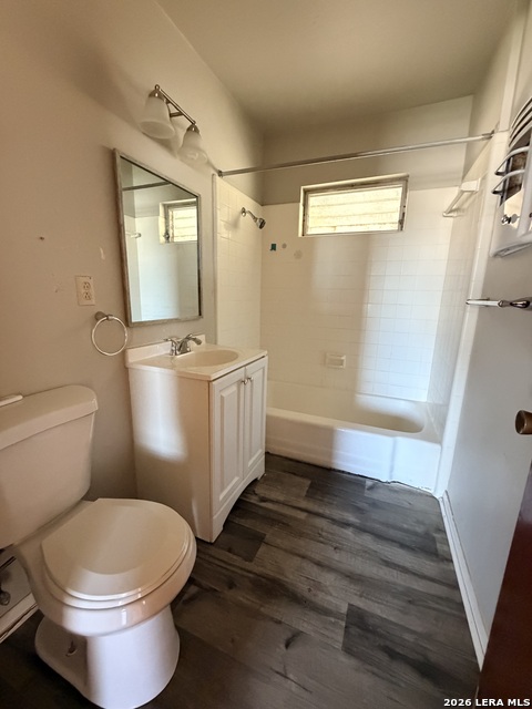 Listing photo id 5 for 4926 Alma  2