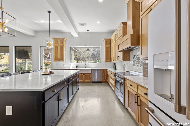 Image 13 of 53 For 211 Spacious Sky