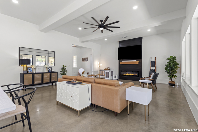 Image 9 of 53 For 211 Spacious Sky