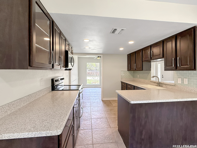 Image 11 of 32 For 11927 Dawnhaven St.