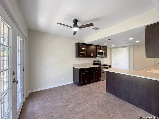 Image 12 of 32 For 11927 Dawnhaven St.