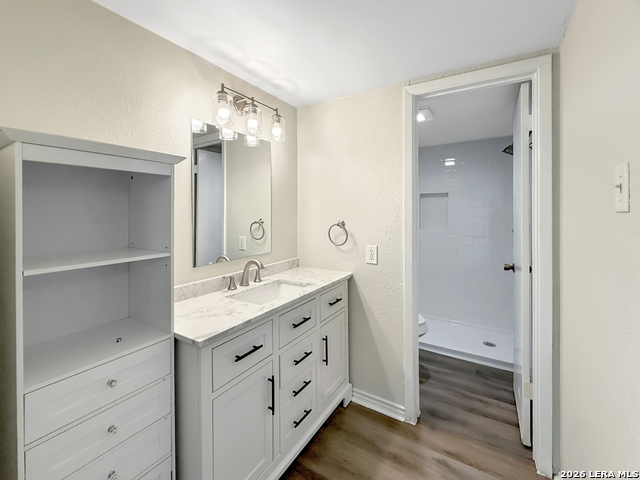 Image 16 of 32 For 11927 Dawnhaven St.