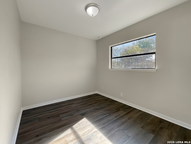 Image 17 of 32 For 11927 Dawnhaven St.