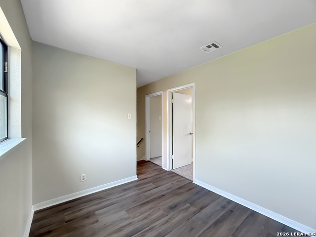 Image 18 of 32 For 11927 Dawnhaven St.