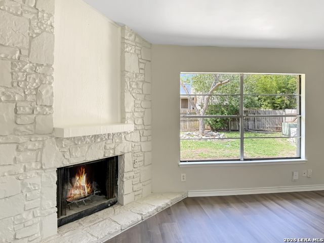 Image 8 of 32 For 11927 Dawnhaven St.