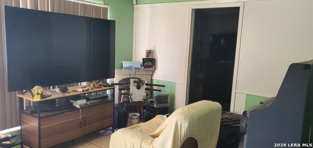 Image 3 of 8 For 8322 Charger