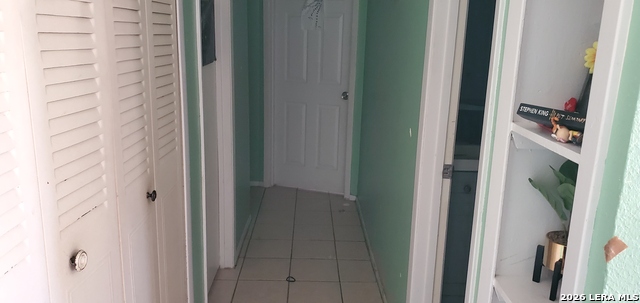 Image 5 of 8 For 8322 Charger