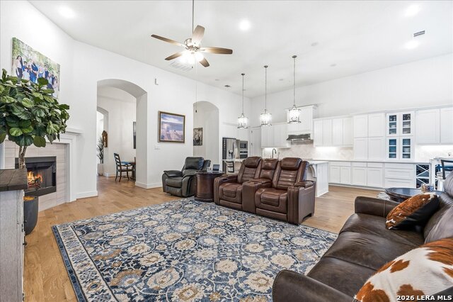 Image 11 of 42 For 421 Corwin Springs