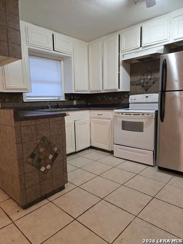 Image 3 of 8 For 915 Frio E 