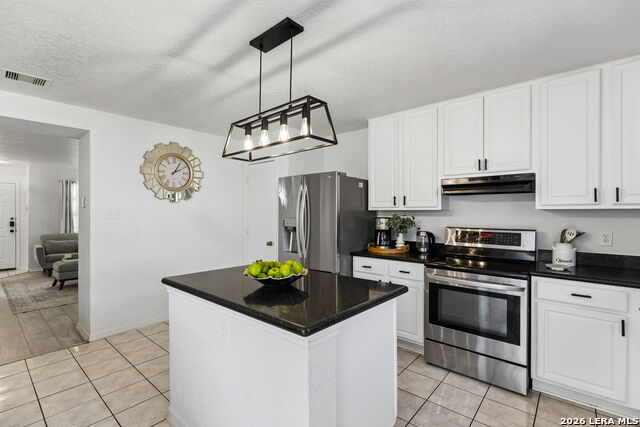 Image 20 of 29 For 16130 Ambush Grove