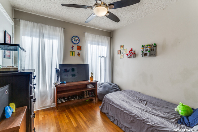 Image 12 of 29 For 302 Sullivan Dr