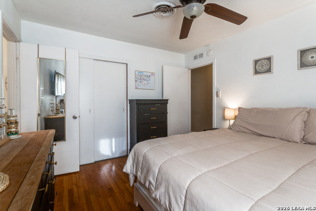 Image 15 of 29 For 302 Sullivan Dr