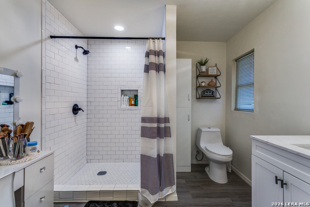 Image 17 of 29 For 302 Sullivan Dr