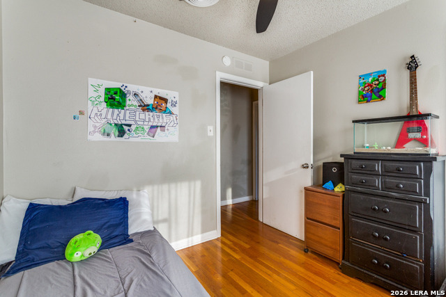 Image 19 of 29 For 302 Sullivan Dr