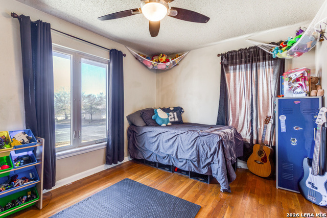 Image 20 of 29 For 302 Sullivan Dr