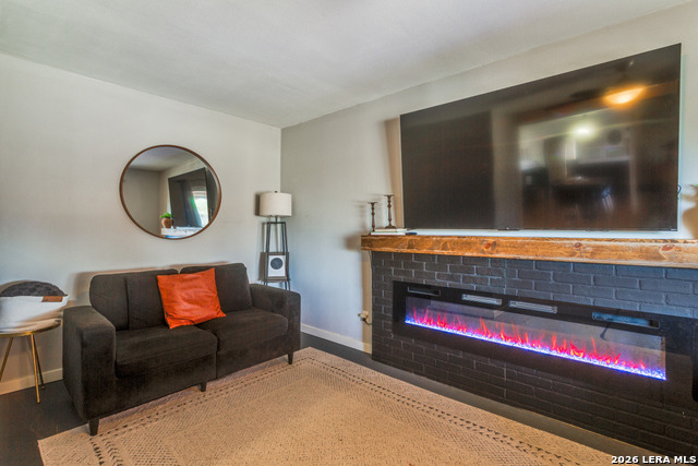 Image 5 of 29 For 302 Sullivan Dr