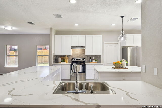 Image 11 of 53 For 22227 Pelican Edge