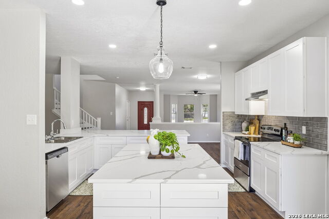 Image 12 of 53 For 22227 Pelican Edge