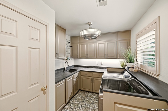 Image 25 of 58 For 8 Aspen Creek