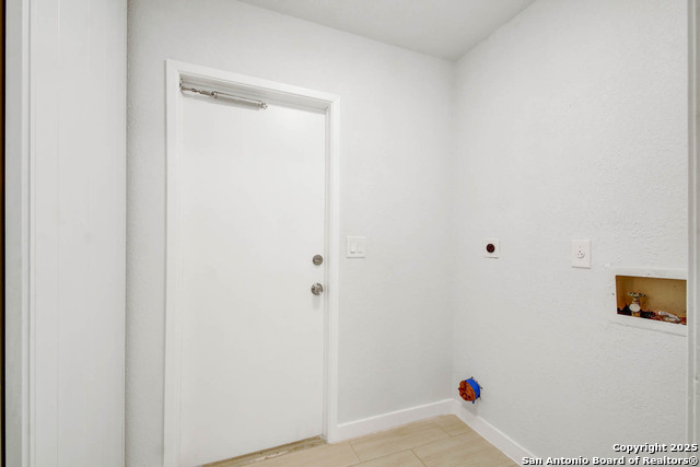 Image 11 of 26 For 8021 Harper Valley