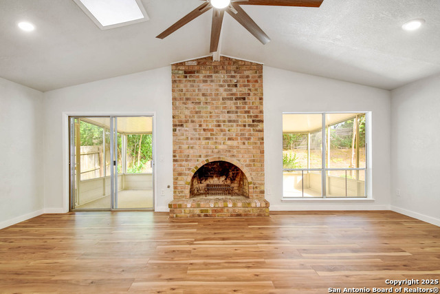 Image 3 of 26 For 8021 Harper Valley