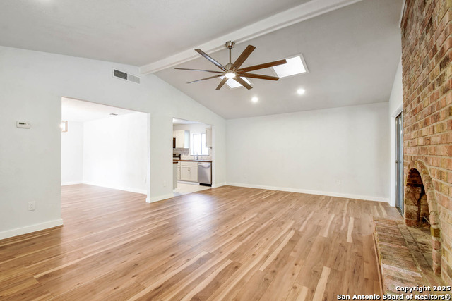 Image 6 of 26 For 8021 Harper Valley