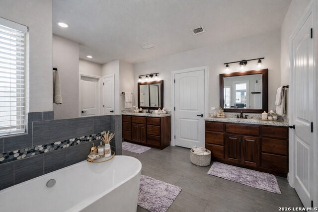 Image 13 of 23 For 380 Abrego Lake