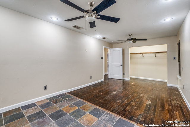 Image 10 of 30 For 419 Moursund Blvd