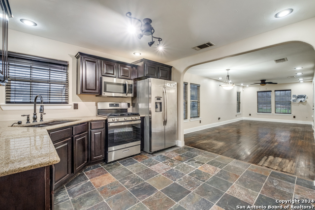 Image 13 of 30 For 419 Moursund Blvd