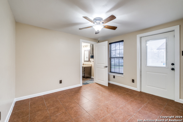 Image 16 of 30 For 419 Moursund Blvd