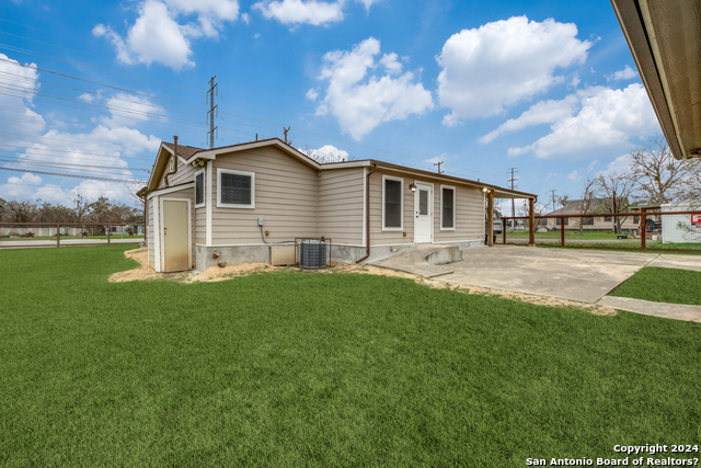 Image 22 of 30 For 419 Moursund Blvd