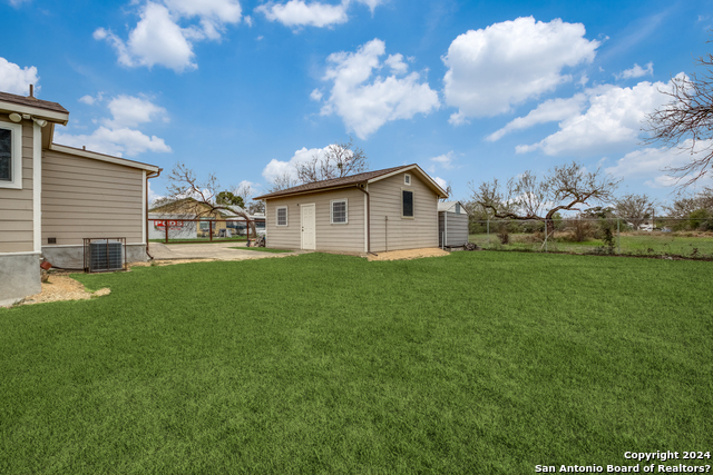 Image 23 of 30 For 419 Moursund Blvd