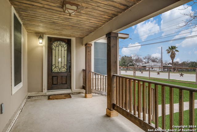 Image 6 of 30 For 419 Moursund Blvd