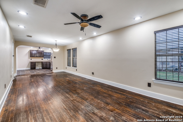 Image 7 of 30 For 419 Moursund Blvd