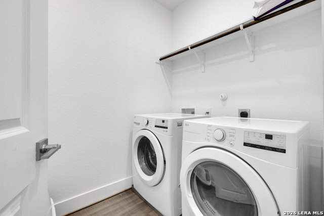 Image 24 of 38 For 8851 Oakland  Unit 36