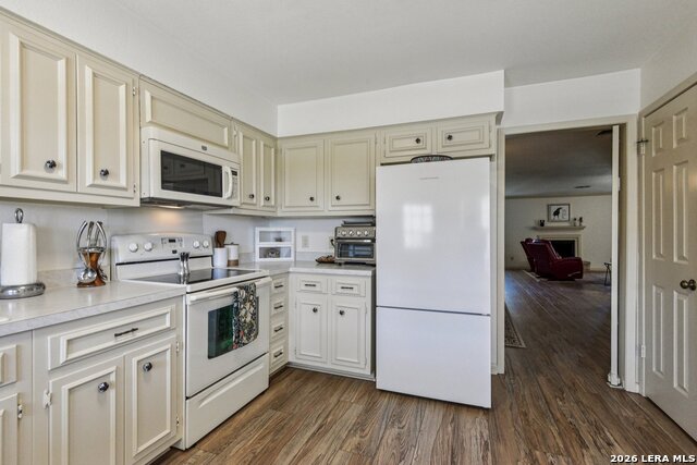 Image 26 of 49 For 2611 Eisenhauer  1403