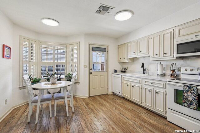 Image 3 of 49 For 2611 Eisenhauer  1403