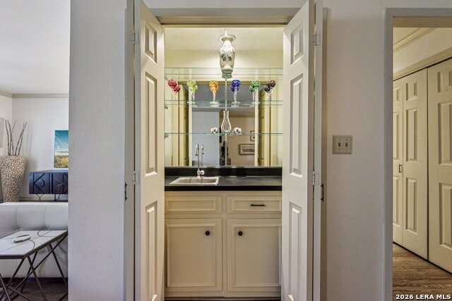 Image 43 of 49 For 2611 Eisenhauer  1403