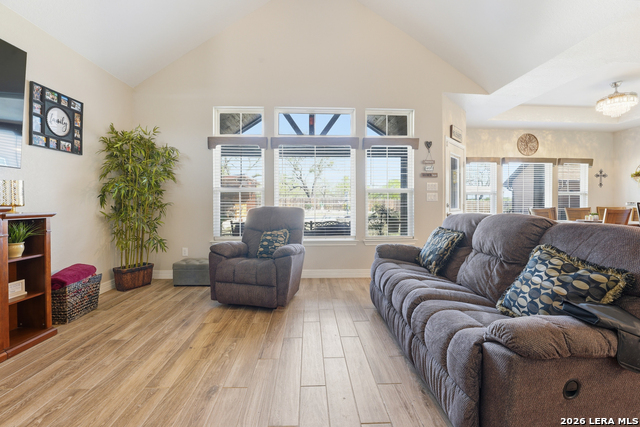 Image 4 of 32 For 149 Short Meadow Dr W