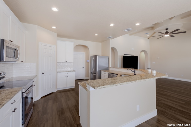 Image 6 of 29 For 8366 Ventura Blvd