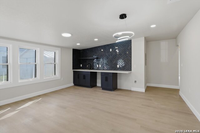 Image 13 of 28 For 530 Carson St E