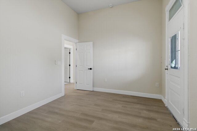 Image 14 of 28 For 530 Carson St E