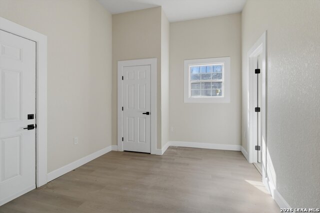 Image 8 of 28 For 530 Carson St E