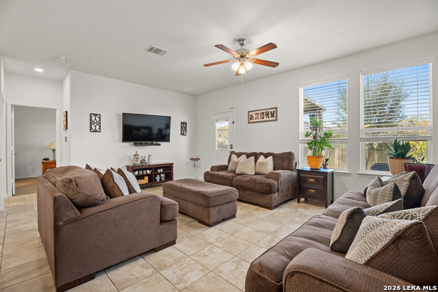 Listing photo id 12 for 7347 Bluebonnet Bay