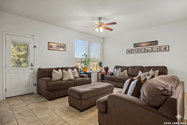 Listing photo id 14 for 7347 Bluebonnet Bay
