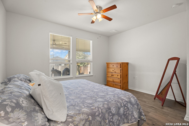 Listing photo id 16 for 7347 Bluebonnet Bay